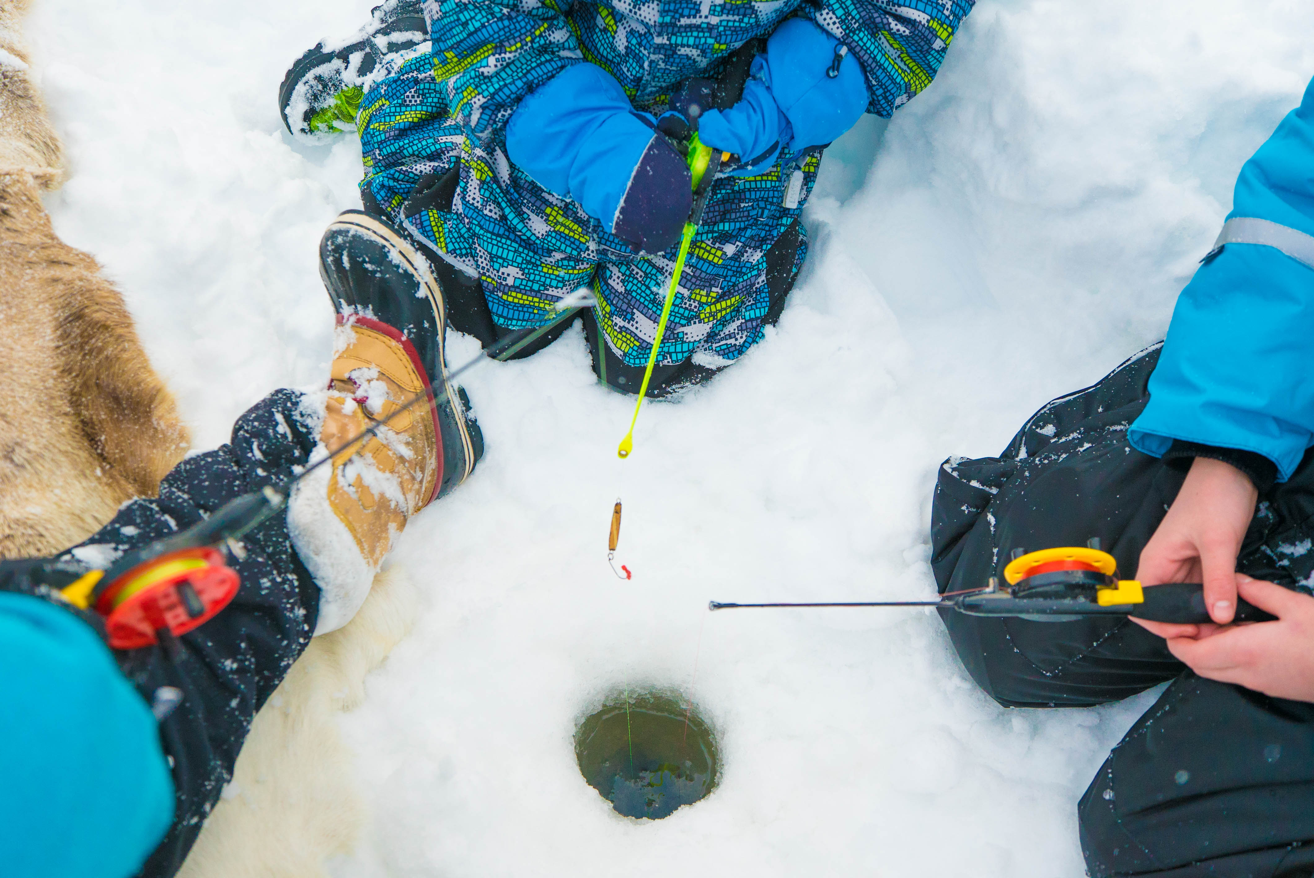 ice fishing 4